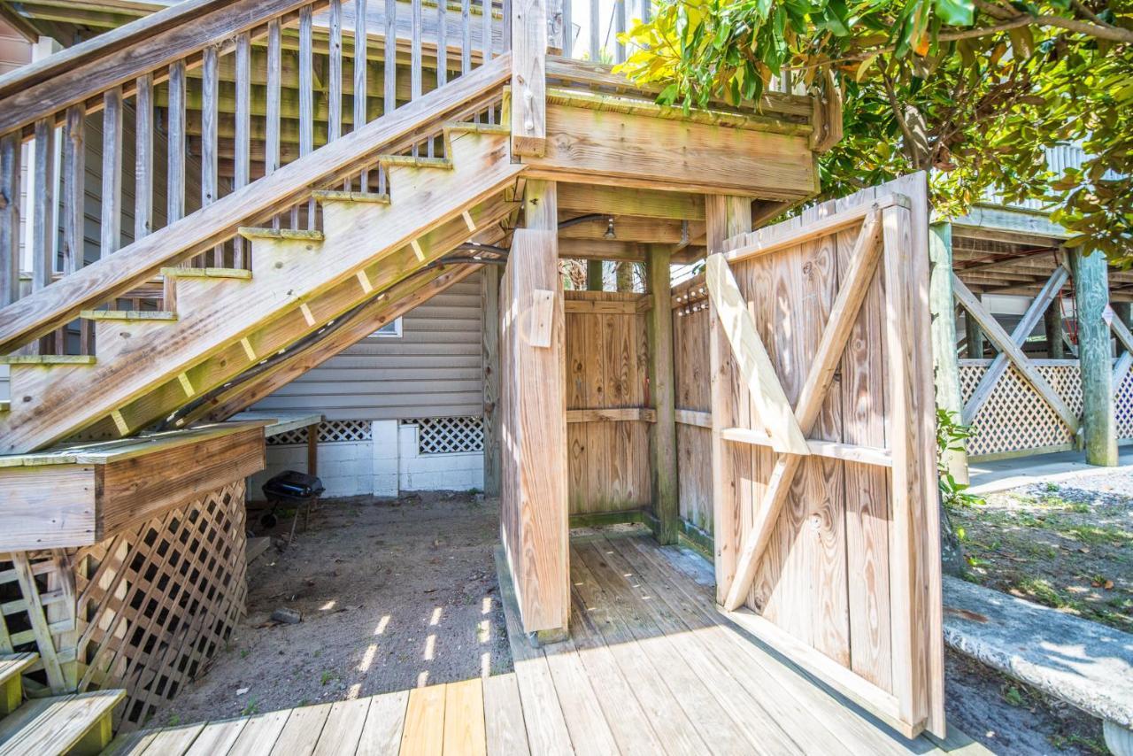 Salty Shack Unit C - Salty Shack - Dog Friendly Home - Across From The Beach - Central Location! ฟอลลีบีช ภายนอก รูปภาพ